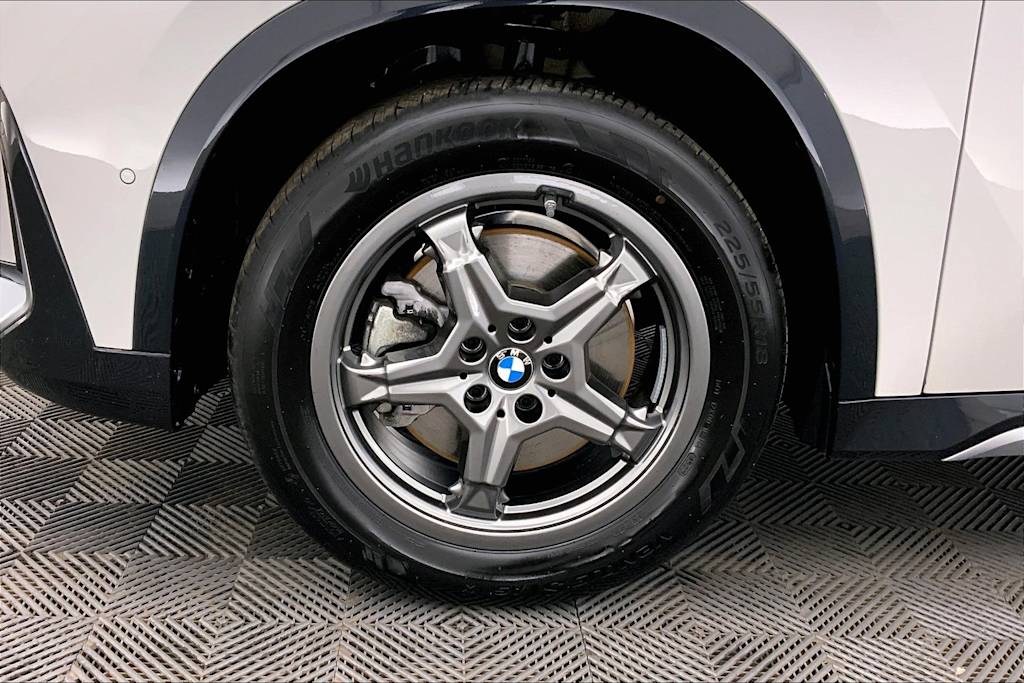 Thumbnail: 2024 BMW X1 - 8