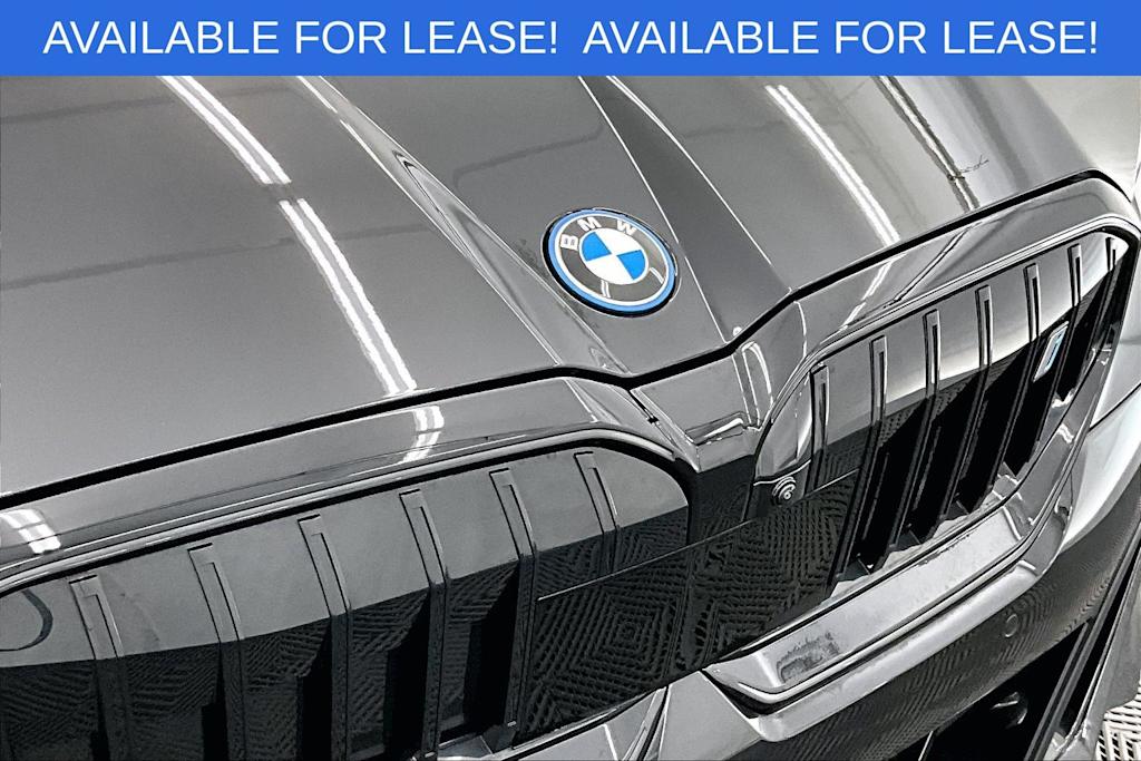 Thumbnail: 2025 BMW i5 - 32