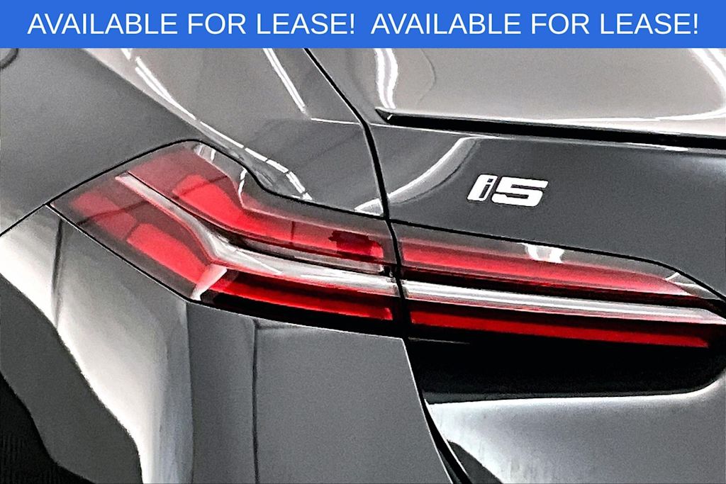 Thumbnail: 2025 BMW i5 - 31
