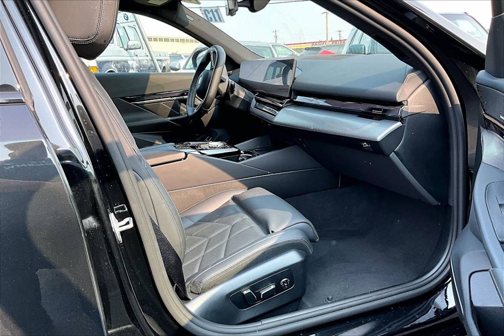 Thumbnail: 2025 BMW i5 - 11