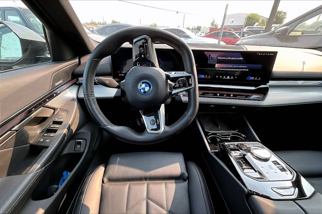 Thumbnail: 2025 BMW i5 - 13