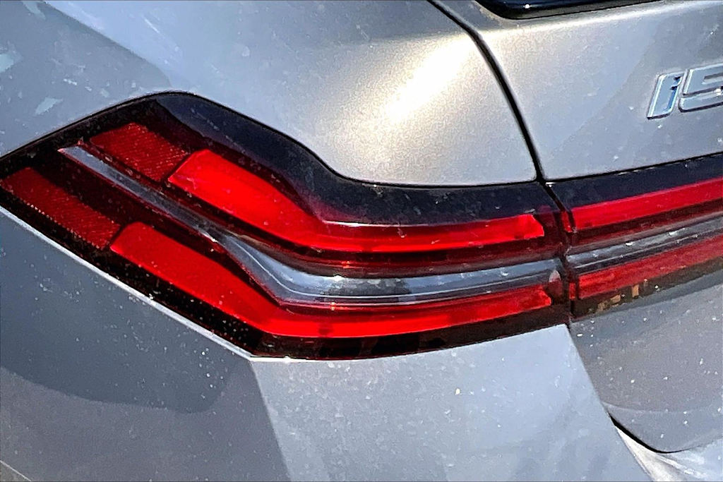 Thumbnail: 2025 BMW i5 - 17