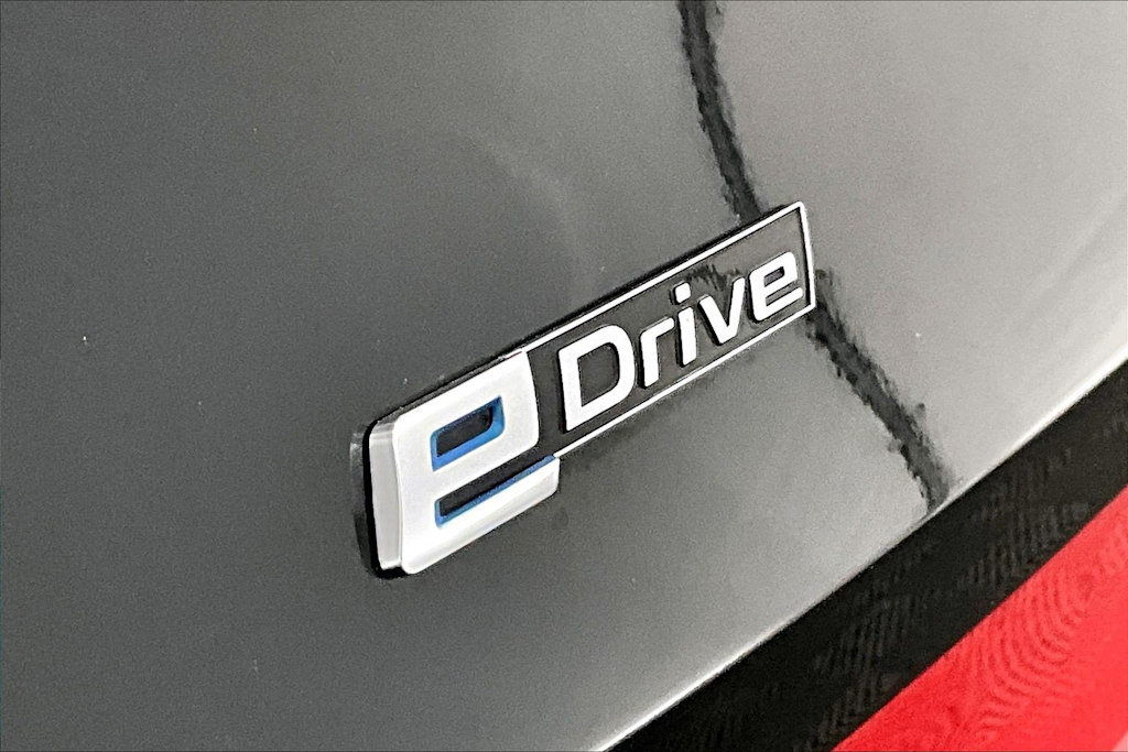 Thumbnail: 2017 BMW  - 6