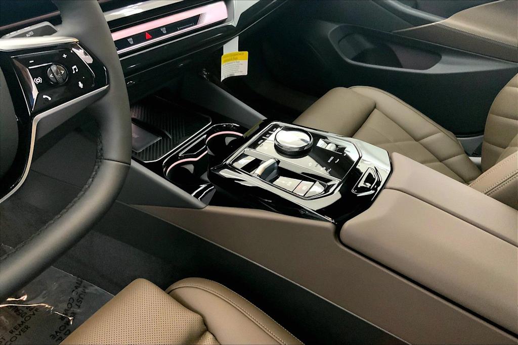 Thumbnail: 2024 BMW i5 - 16