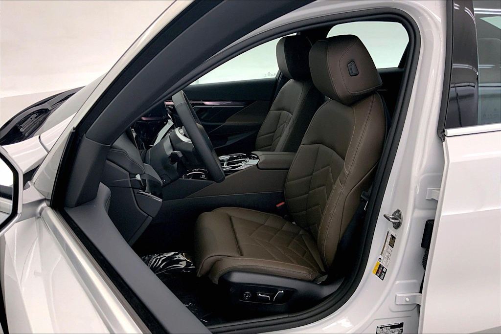 Thumbnail: 2024 BMW i5 - 11