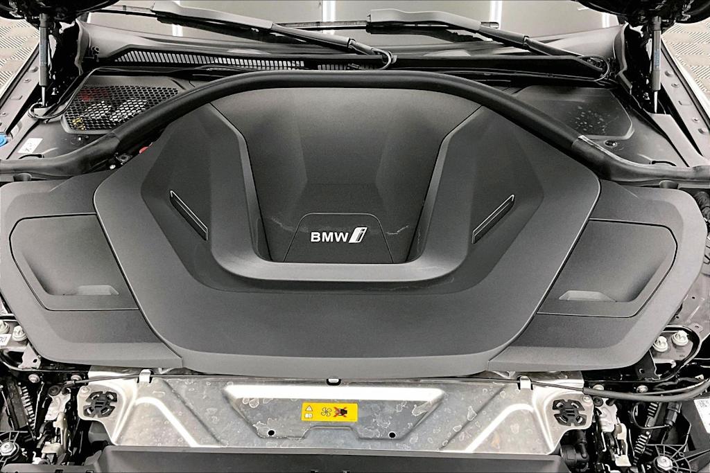 Thumbnail: 2025 BMW i4 - 9