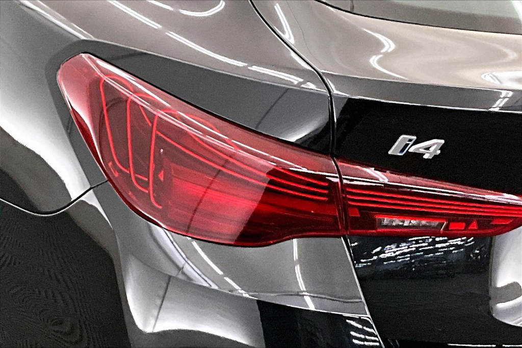 Thumbnail: 2025 BMW i4 - 32