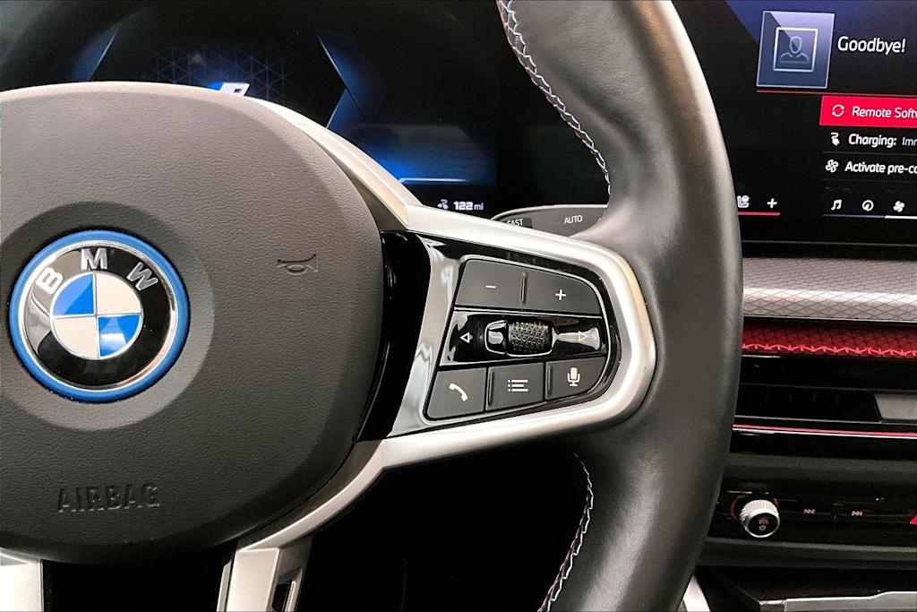 Thumbnail: 2025 BMW i4 - 25