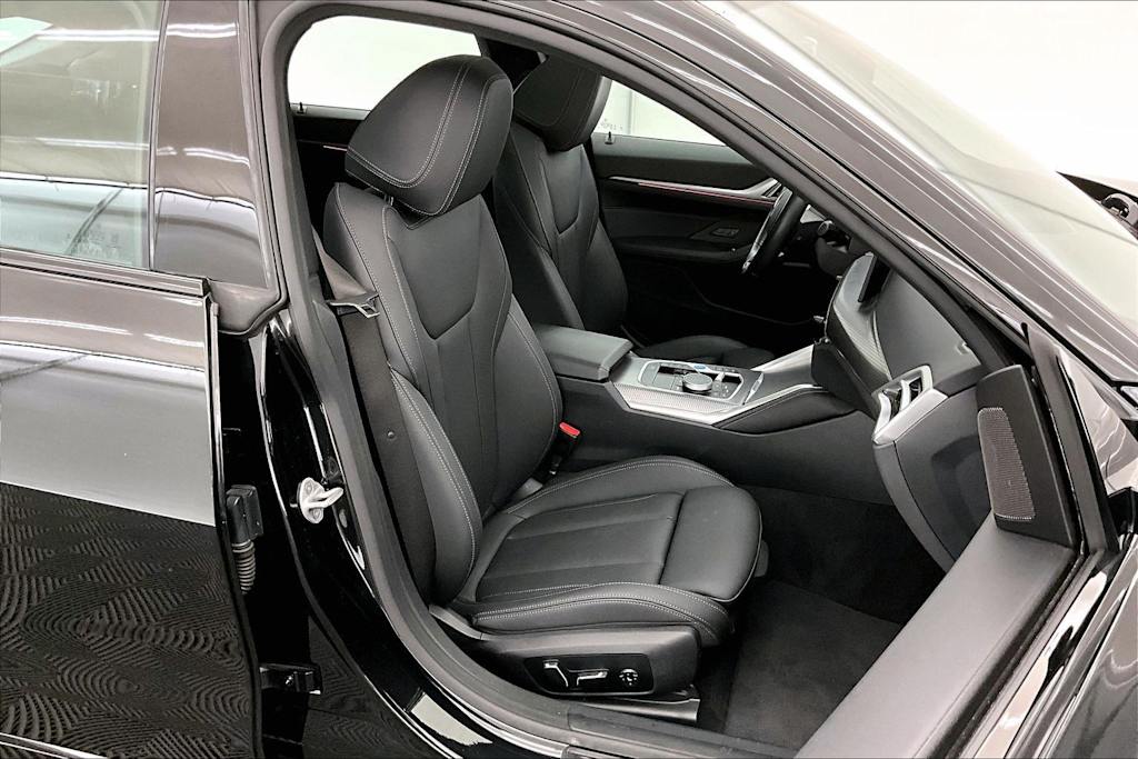 Thumbnail: 2025 BMW i4 - 12