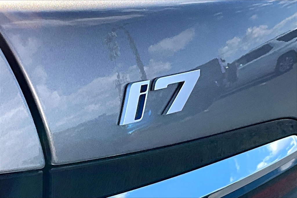 Thumbnail: 2026 BMW i7 - 21