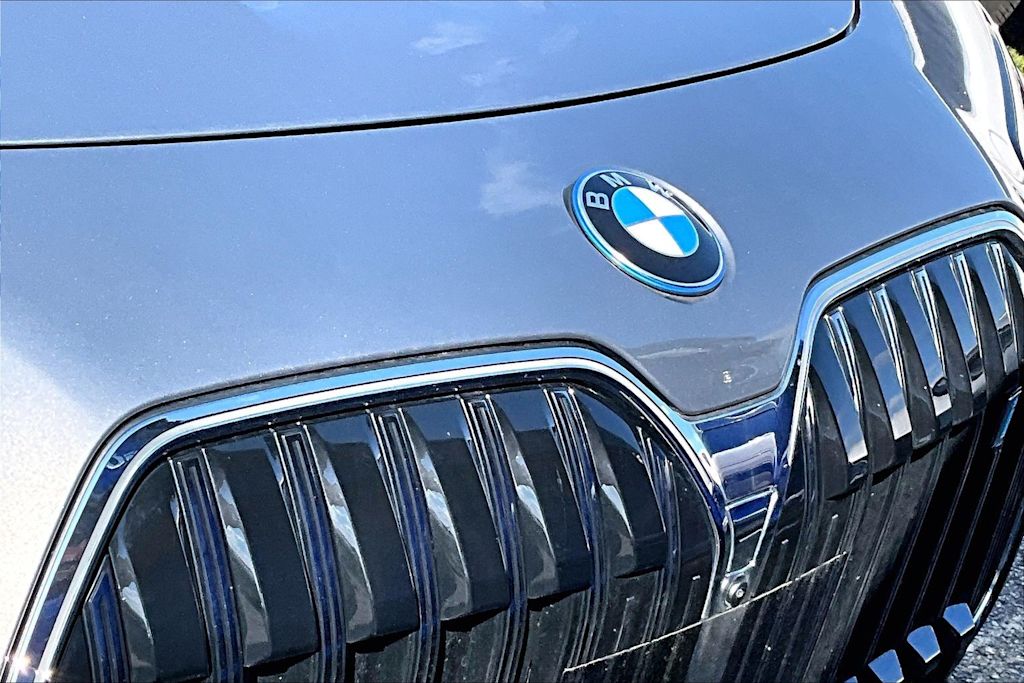 Thumbnail: 2026 BMW i7 - 18