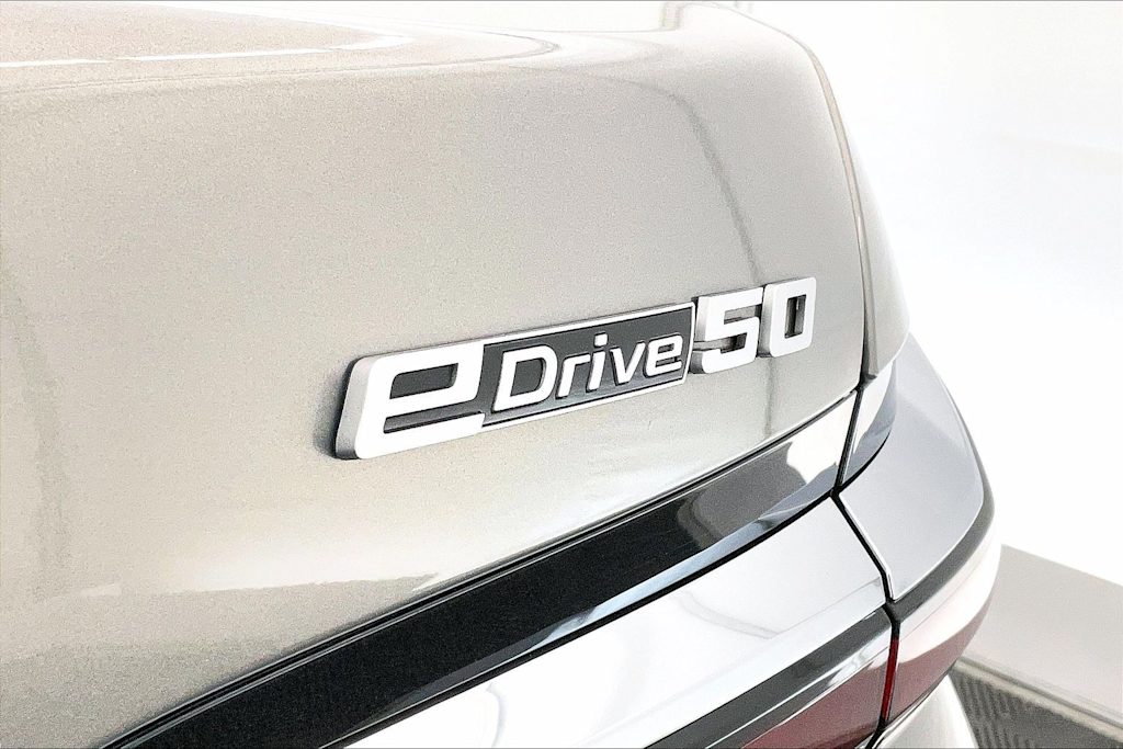 Thumbnail: 2026 BMW i7 - 7