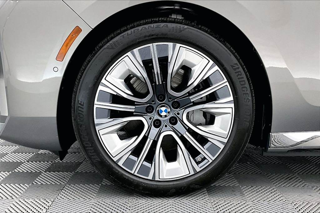 Thumbnail: 2026 BMW i7 - 8