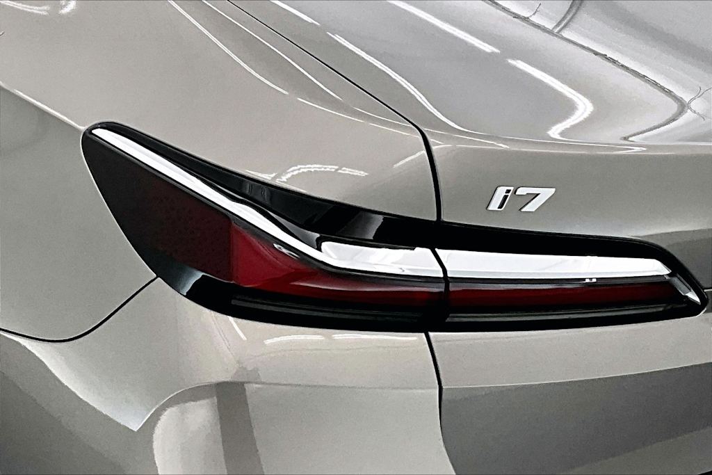 Thumbnail: 2026 BMW i7 - 32