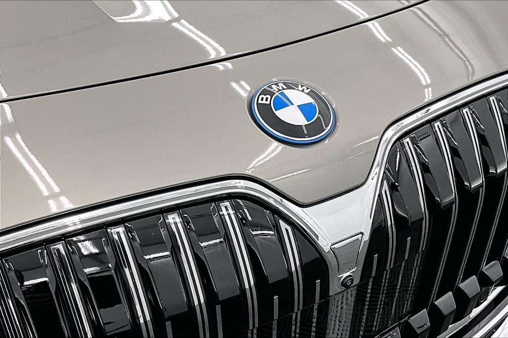 Thumbnail: 2026 BMW i7 - 33