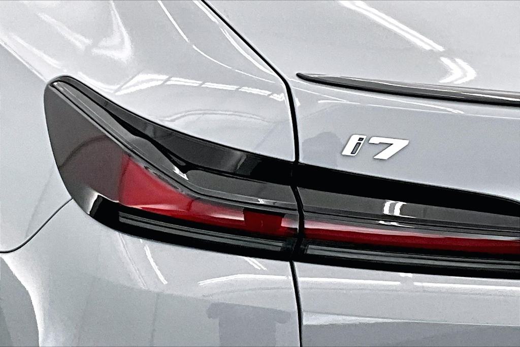 Thumbnail: 2026 BMW i7 - 32