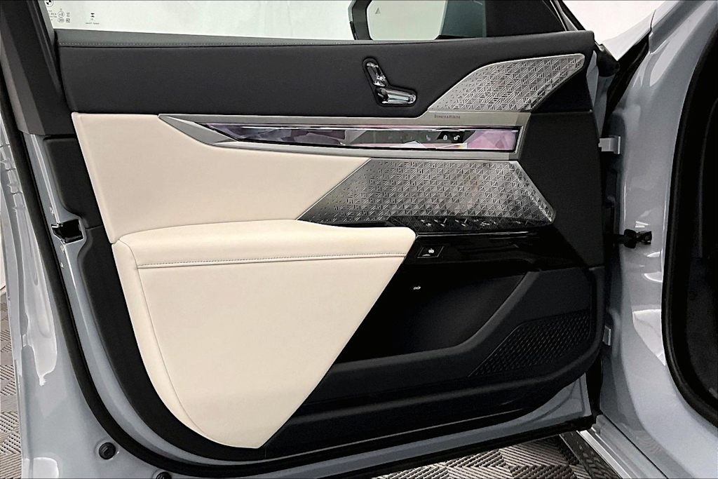 Thumbnail: 2026 BMW i7 - 28