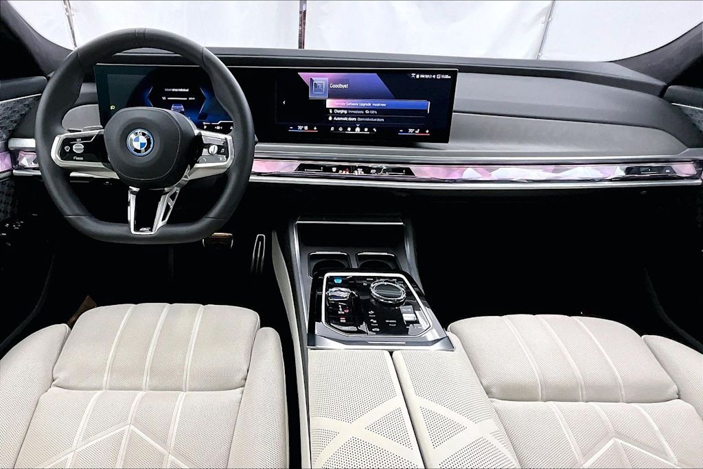 Thumbnail: 2026 BMW i7 - 10