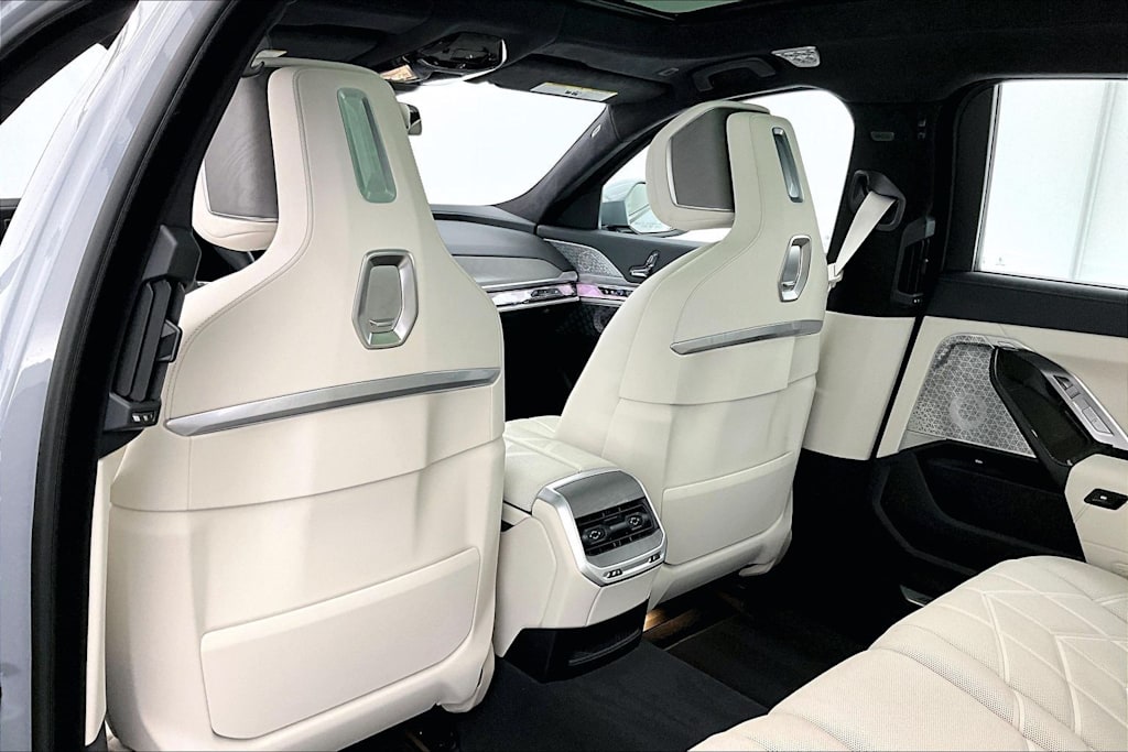 Thumbnail: 2026 BMW i7 - 12