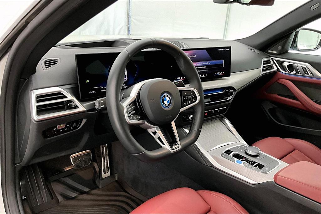 Thumbnail: 2025 BMW i4 - 2