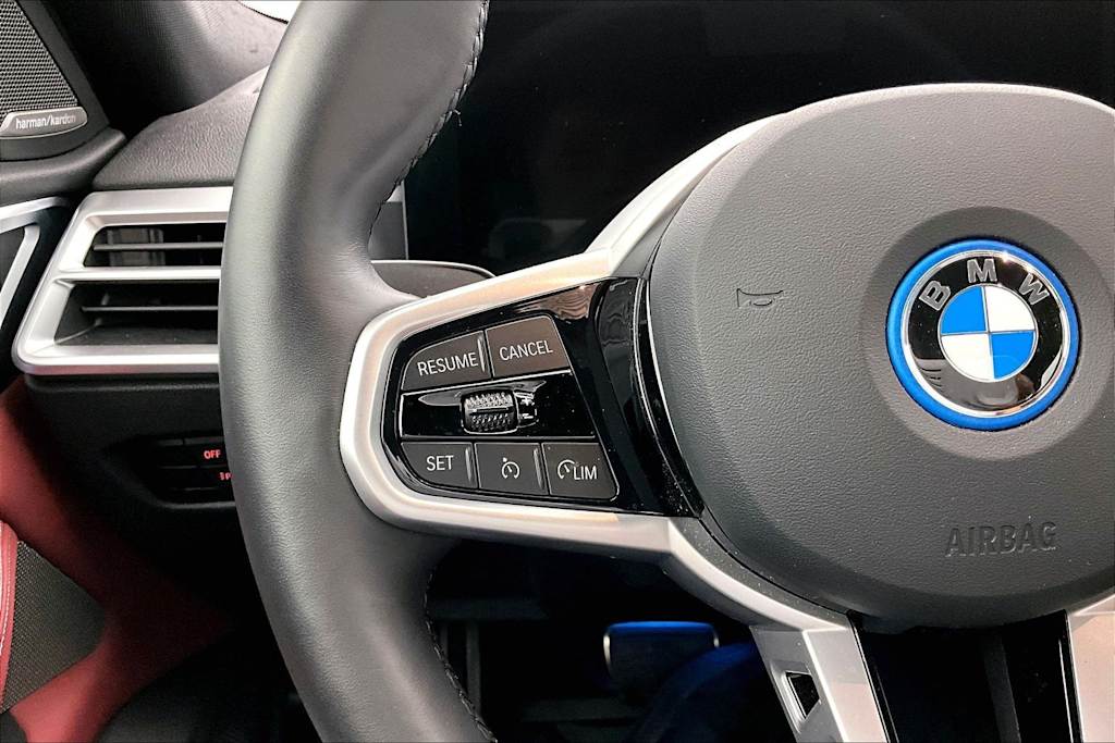Thumbnail: 2025 BMW i4 - 24