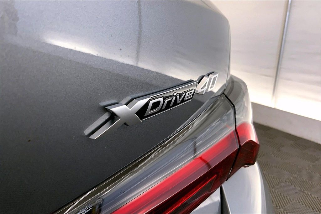 Thumbnail: 2025 BMW i4 - 7