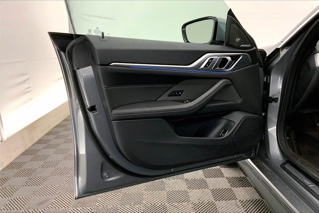 Thumbnail: 2025 BMW i4 - 27