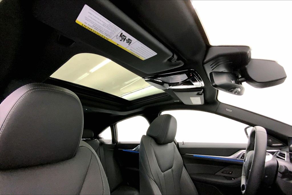 Thumbnail: 2025 BMW i4 - 30