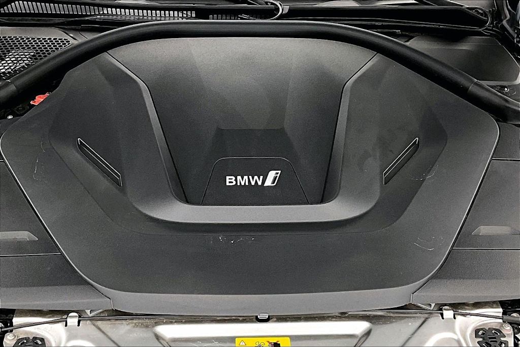 Thumbnail: 2025 BMW i4 - 19