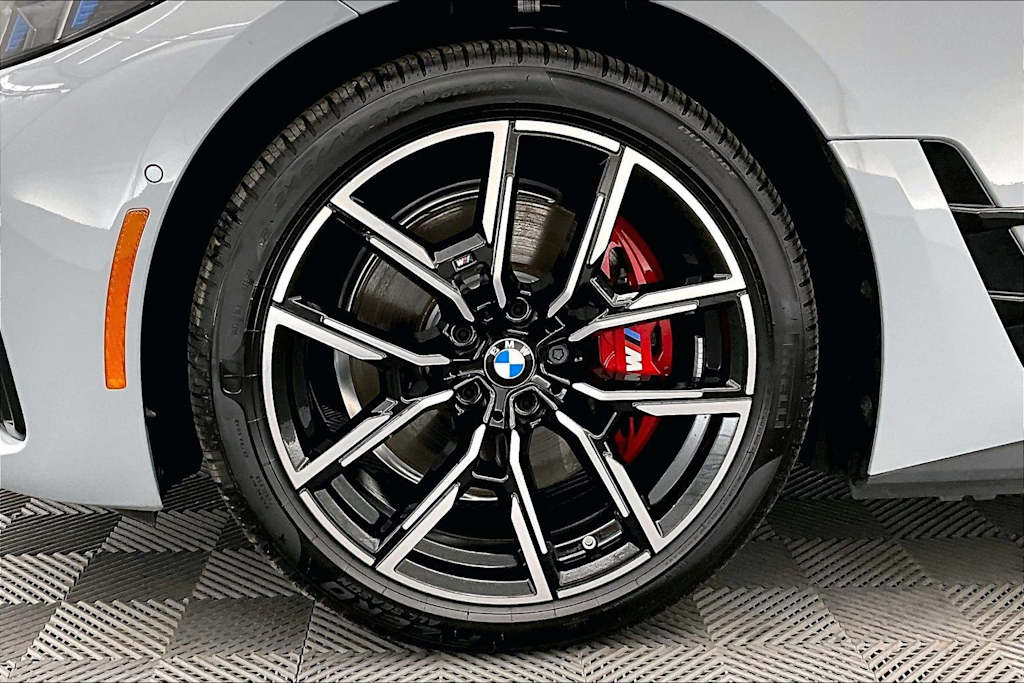 Thumbnail: 2025 BMW i4 - 8
