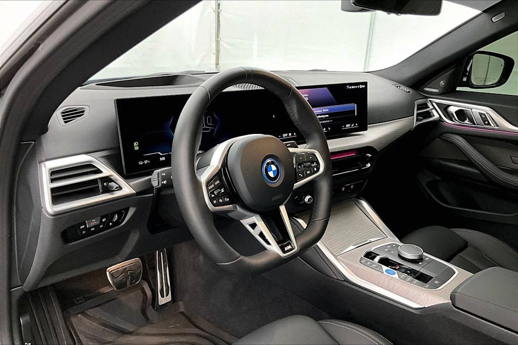 Thumbnail: 2025 BMW i4 - 2