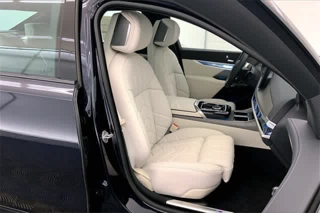 Thumbnail: 2024 BMW i7 - 10