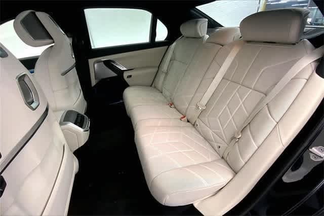 Thumbnail: 2024 BMW i7 - 21