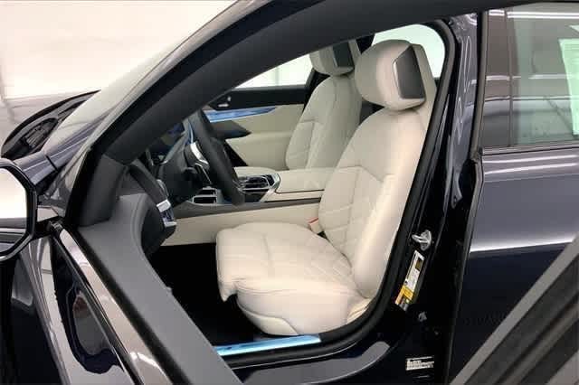 Thumbnail: 2024 BMW i7 - 9