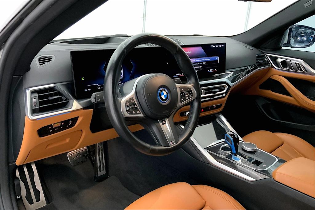 Thumbnail: 2022 BMW i4 - 2