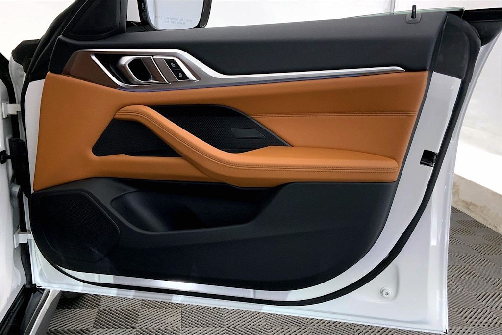 Thumbnail: 2022 BMW i4 - 28