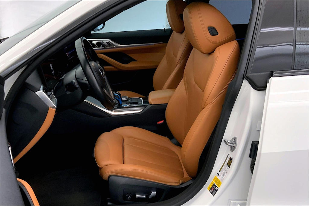 Thumbnail: 2022 BMW i4 - 11