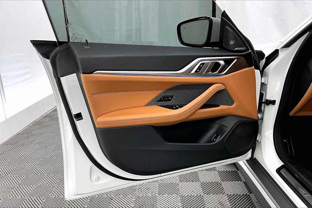 Thumbnail: 2023 BMW i4 - 27