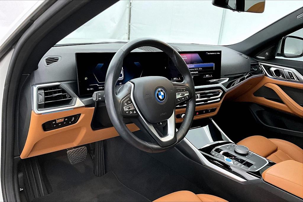 Thumbnail: 2023 BMW i4 - 2