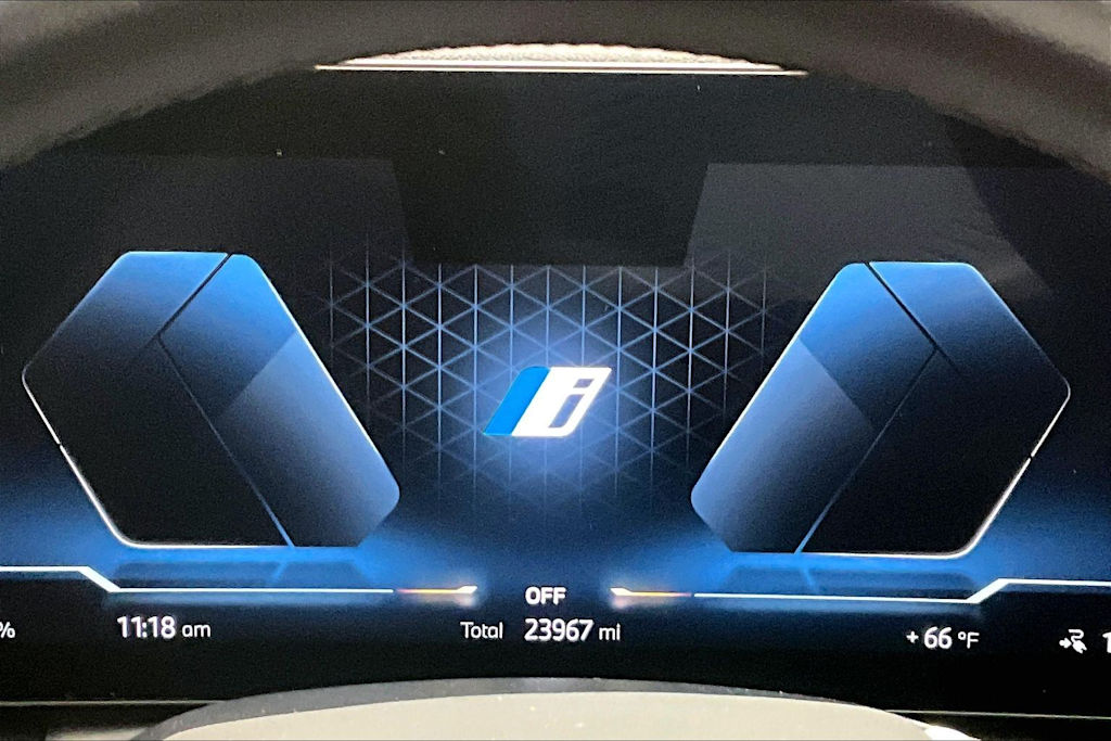 Thumbnail: 2023 BMW i4 - 20