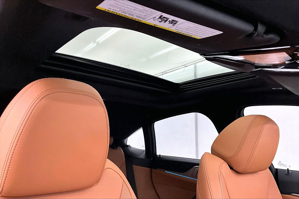 Thumbnail: 2023 BMW i4 - 30
