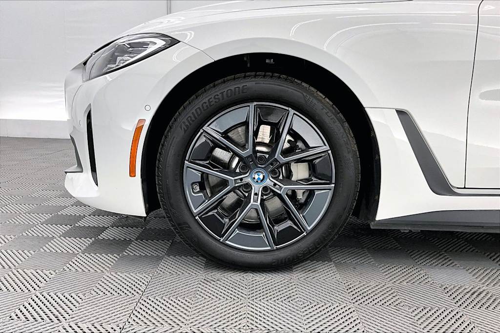 Thumbnail: 2023 BMW i4 - 8