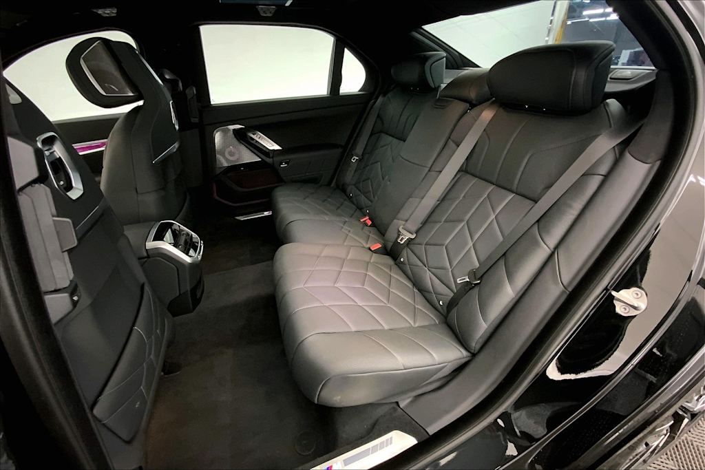 Thumbnail: 2024 BMW i7 - 21