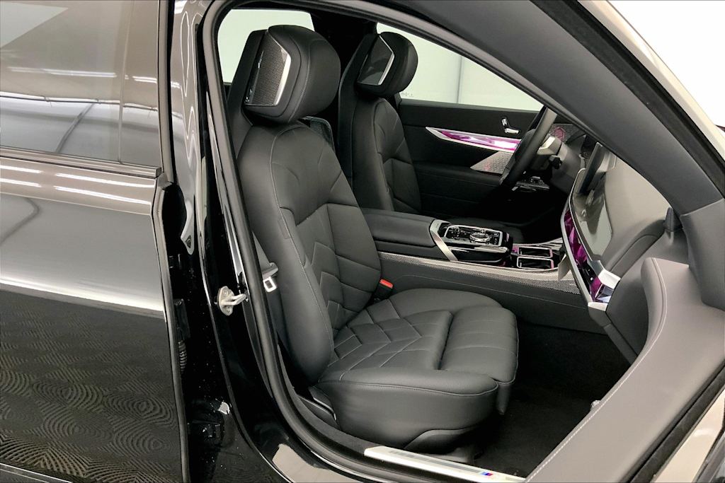 Thumbnail: 2024 BMW i7 - 12