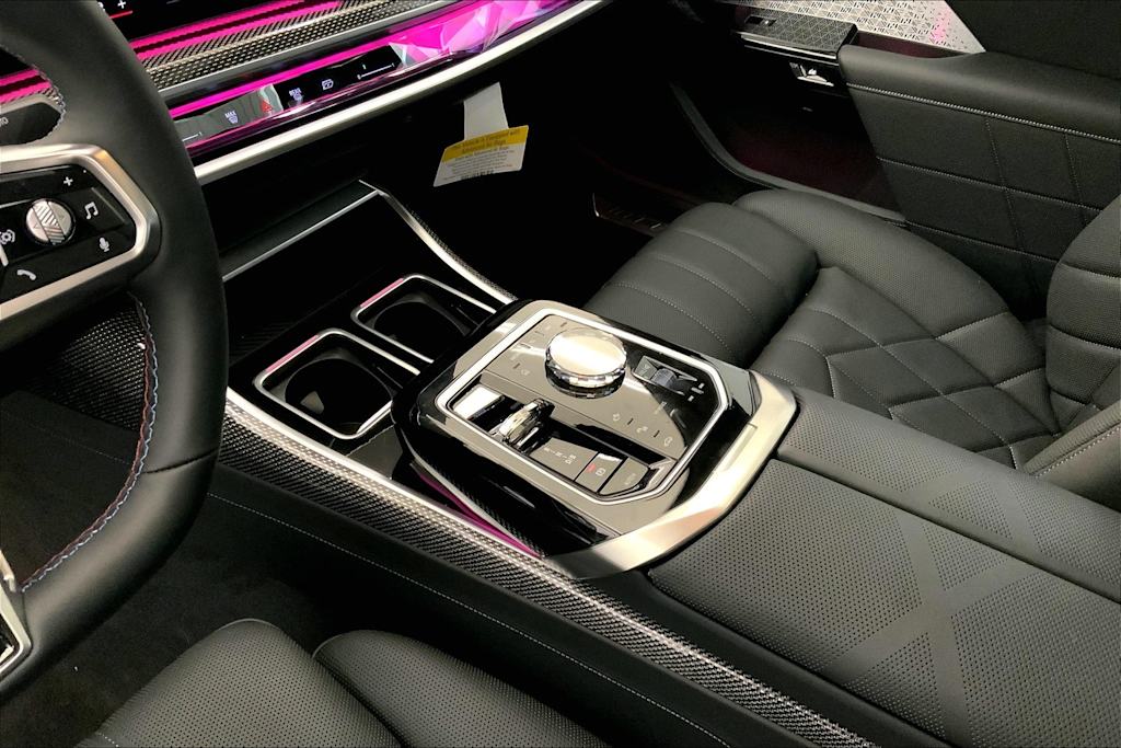 Thumbnail: 2024 BMW i7 - 16