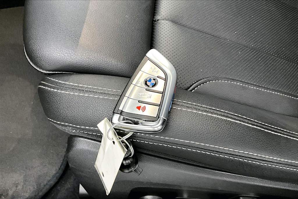 Thumbnail: 2024 BMW i4 - 19