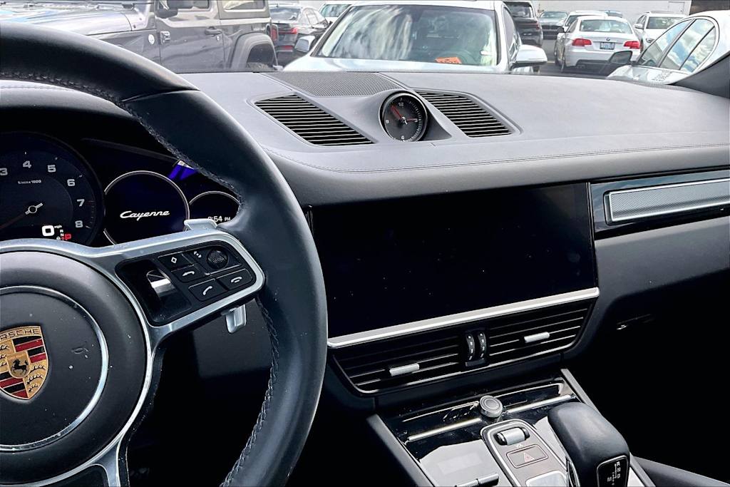 Thumbnail: 2022 Porsche Cayenne - 13