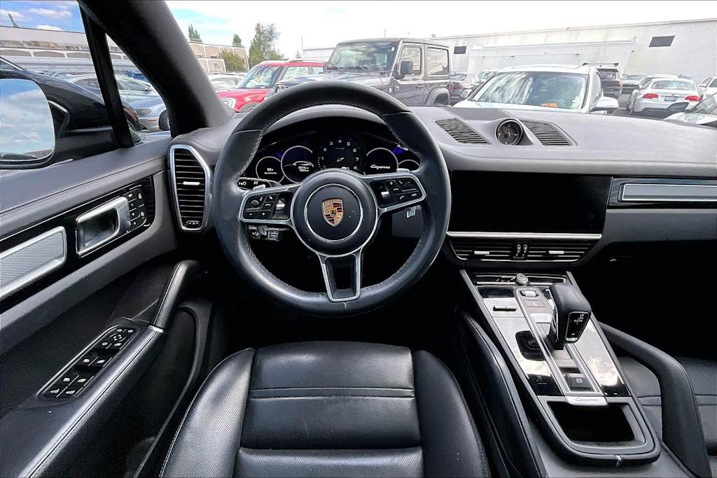Thumbnail: 2022 Porsche Cayenne - 12