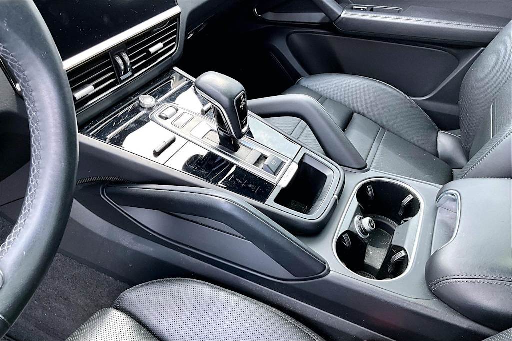 Thumbnail: 2022 Porsche Cayenne - 14