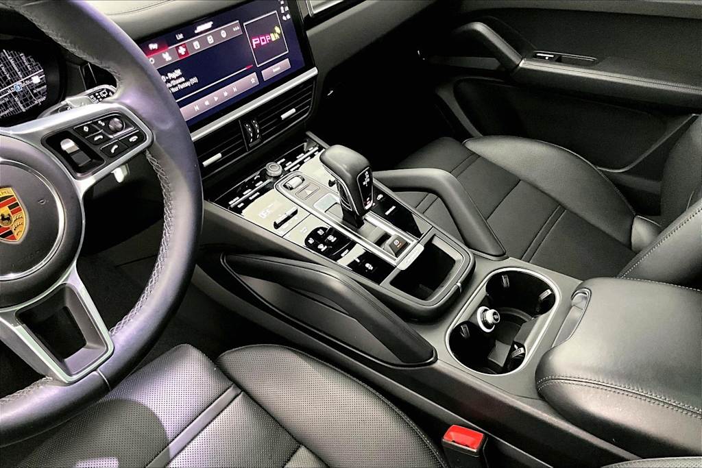 Thumbnail: 2022 Porsche Cayenne - 15